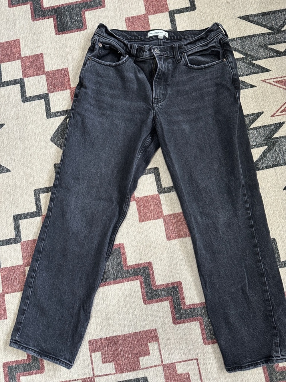 Abercrombie & Fitch Curve Love 90’s straight Mid Rise Jeans- 28/6R